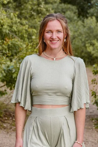 Vivien Joy Vivien Joy Crop Top mit Rückenausschnitt und weiten Ärmeln - Farrah Flower Top, Mint (grün), – Produktbild 2 von 3