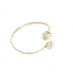 Crystal and Sage Bergkristall Armreif von Crystal and Sage – Produktbild 1 von 1