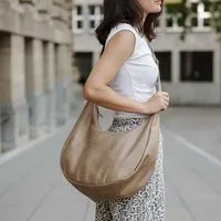 BOWLEANIES TASCHEN BOWLEANIES TASCHEN Moon Bag XXL aus Lederfaserstoff, Hellbraun, – Produktbild 1 von 1