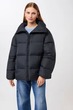 LangerChen LangerChen Damen vegan Jacke Quilted Detachable Hood Midnight – Produktbild 1 von 1