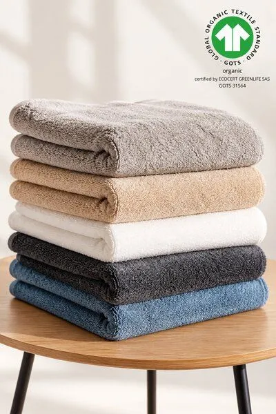 Pamukia Pamukia Premium-Frottee-Handtuch 50 × 100 cm aus GOTS-zertifizierter Bio-Baumwolle – Essence, Hellgrau, – Produktbild 3 von 4