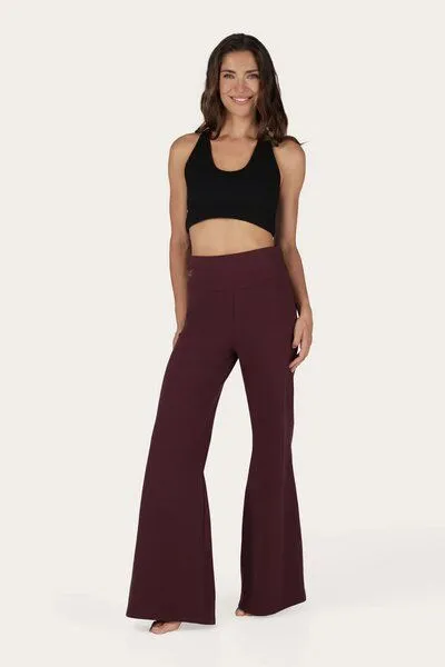 Urban Goddess Urban Goddess Maeve weite Yogahose mit Midwaist, Fig (lila), – Produktbild 5 von 5