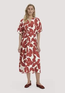hessnatur hessnatur Kleid mit Taillierung Midi aus reinem Leinen – Produktbild 1 von 1