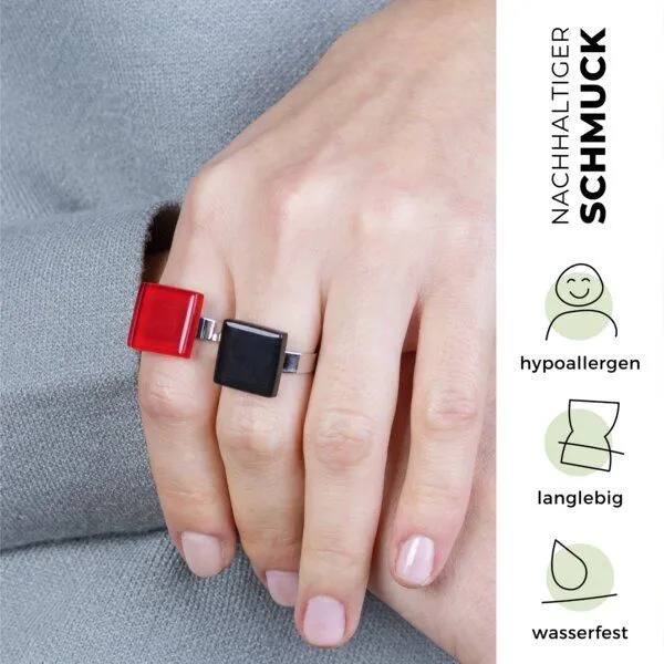 ALEXASCHA ALEXASCHA Minimalistischer Ring aus Glas, klein | PUREFORM, Onyxschwarz, – Produktbild 3 von 4