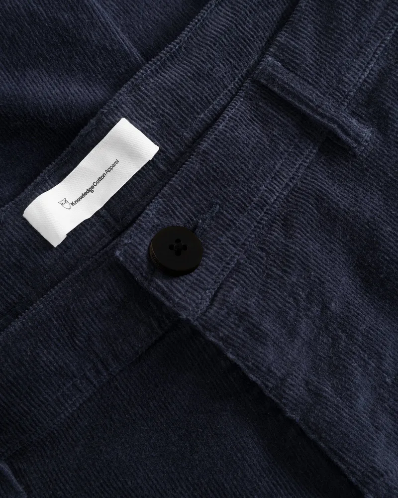 KnowledgeCotton Apparel KnowledgeCotton Apparel Herren vegan Chino-Hose Flint Wide Corduroy Night Sky Navy, Extra dunkelblau, – Produktbild 1 von 3