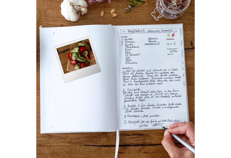 Eine der Guten Verlag Notizbuch Rezeptbuch zum Selberschreiben - selbst gemacht!, DIY Kochbuch Weiß, kreatives Geschenk, Premium Hardcover, 17x24 cm, Rosa|weiß, – Produktbild 4 von 5