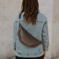 BOWLEANIES TASCHEN BOWLEANIES TASCHEN Moon Bag aus Lederfaserstoff, Dunkelgrau mit silber, – Produktbild 1 von 1