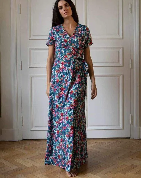 Aatise Aatise Festliches Wickelkleid aus 100% Ecovero Zady, kurzarm, Blau, – Produktbild 2 von 3
