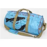 REFISHED fair fashion REFISHED fair fashion Tasche 'SPORTY BAG' - upcycelte Fischfuttersäcke, #fish hellblau (blau), – Produktbild 1 von 1