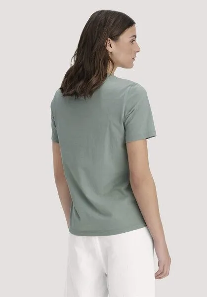 hessnatur hessnatur Print T-Shirt Relaxed aus reiner Bio-Baumwolle, Mattgrün, – Produktbild 3 von 5