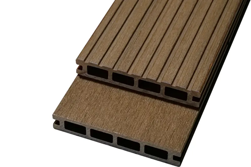 woodstore24 WPC Hohlkammerdiele WoodoRhodos, 20 (S) x 120 (B) mm, braun, einseitig geriffelt / einseitig glatt gebürstet, beidseitig begehbar- Länge: 2,40 m – Produktbild 1 von 1