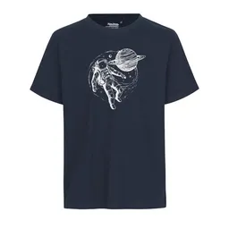 HANDGEDRUCKT HANDGEDRUCKT "Space Walk 2.0" Unisex T-Shirt aus reiner Baumwolle (kbA) – Produktbild 1 von 1