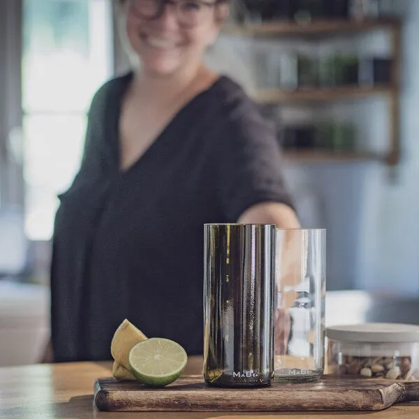 MaBe MaBe Glas 400 ml - gefertigt aus der Weinflasche - Zukunftstrend UPCYCLING, Oliv, – Produktbild 1 von 4