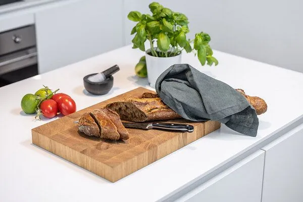 kleiderleiter_de kleiderleiter_de Schneidebrett Stirnholzbrett BOLD massiver Eiche Handarbeit aus Deutschland – Produktbild 4 von 4