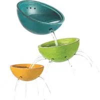 PlanToys PlanToys Kinder Wasserspielzeug Schüsselset aus recyceltem Kautschukholz Maße 13 x 13 x 5,8 cm, Gelb, türkis, grün, – Produktbild 1 von 1