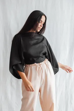 Jyoti - Fair Works Jyoti - Fair Works Damen vegan Bluse Risay Schwarz – Produktbild 1 von 1