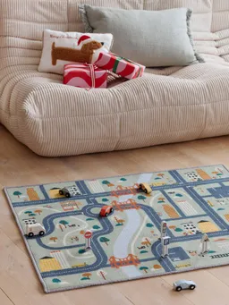 Vertbaudet Spielteppich mit Straßenmotiv und Holzfahrzeugen FSC® – Produktbild 1 von 1