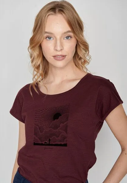 GreenBomb GREENBOMB Nature Buddies Cool - Sportliches T-Shirt aus Bio-Baumwolle / hochwertiger Print / GOTS / Fair & Vegan, Rot (samtener regen), – Produktbild 4 von 4