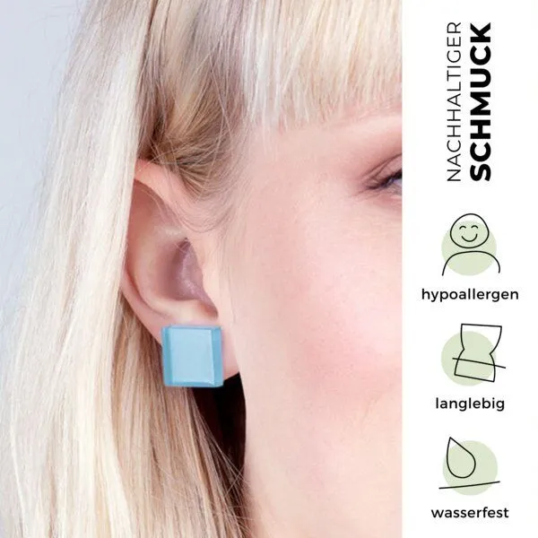 ALEXASCHA ALEXASCHA Minimalistische Ohrclips aus Glas | PUREFORM, Eisblau, – Produktbild 3 von 4