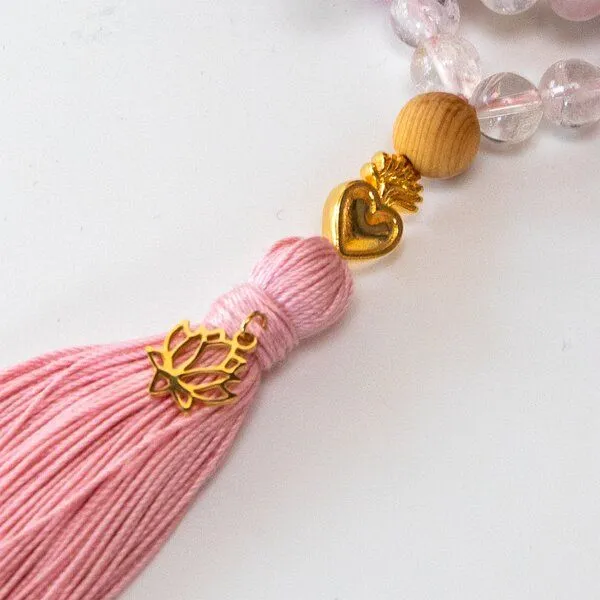 Divasya Divasya Mala-Kette "True Love" aus Rosenquarz, Angelite & Mondstein – Produktbild 4 von 4