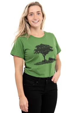 Hirschkind Hirschkind Fair-Trade-Frauenshirt "Baum im Oderbruch" - Made in Kenia - grasgrün – Produktbild 1 von 1