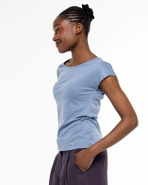 Alma & Lovis Alma & Lovis T-Shirt aus Bio-Baumwolle | Short Pure, Mittelblau, – Produktbild 4 von 4