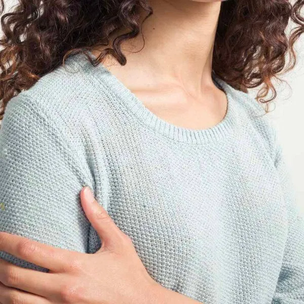Rifò - Circular Fashion Made in Italy Rifò - Circular Fashion Made in Italy Recycelter Pullover für Frauen aus Denim-Baumwolle Grazia, Hell blau, – Produktbild 2 von 2