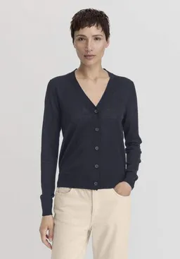 hessnatur hessnatur Strickjacke Regular aus reiner Bio-Merinowolle – Produktbild 1 von 1