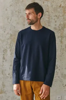 About Companions About Companions Basic Longsleeve LARS aus schwerer Bio-Baumwolle – Produktbild 1 von 1