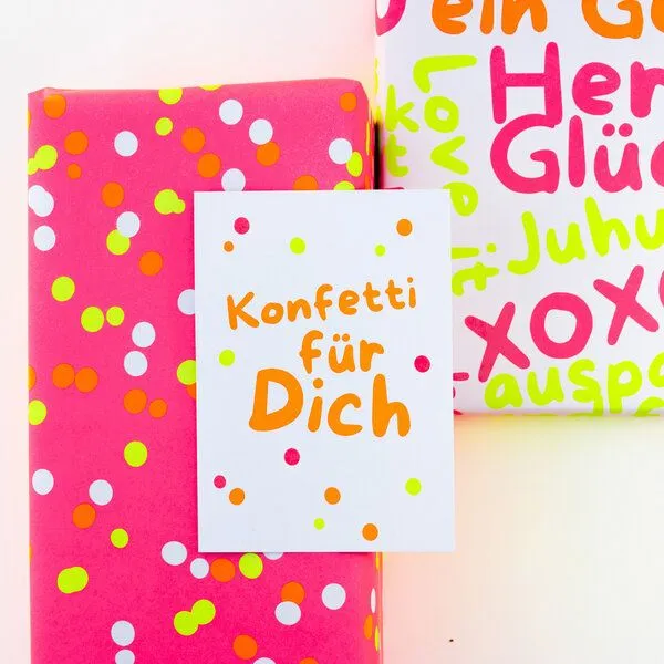 Bow & Hummingbird Bow & Hummingbird Postkarte "Konfetti für Dich" (Neon) aus Recyclingpapier – Produktbild 4 von 6