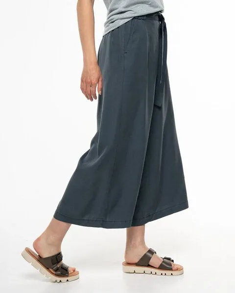 Alma & Lovis Alma & Lovis Weite 7/8 Hose aus fließendem Lyocell | Tencel Culotte, Pinie (grün-grau), – Produktbild 3 von 4