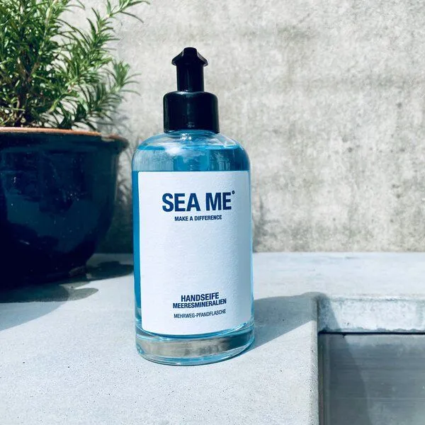 SEA ME SEA ME Handseife | mit Meeresmineralien | frei von Mikroplastik | vegan | Mehrweg-Glas 250 ml – Produktbild 4 von 4