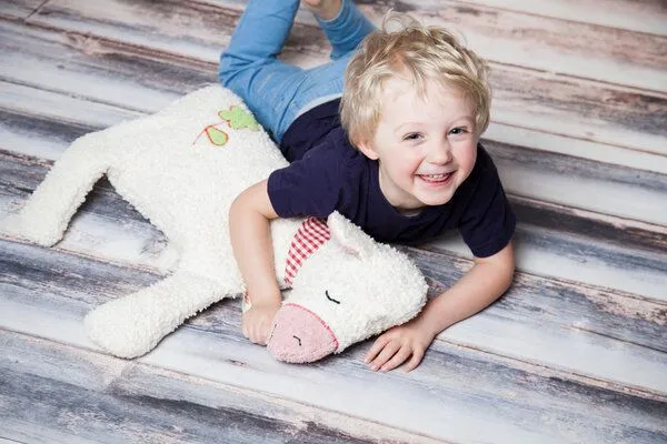 Efie Efie XL Schäfchen mit Blümchen, Spieltier und Kuschelkissen – Produktbild 4 von 4