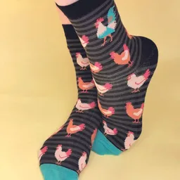 Fräulein Prusselise Fräulein Prusselise Hühnerhof Socke Hahn Henne Ostern Bauernhof schwarz türkies bunt gemustert – Produktbild 1 von 1