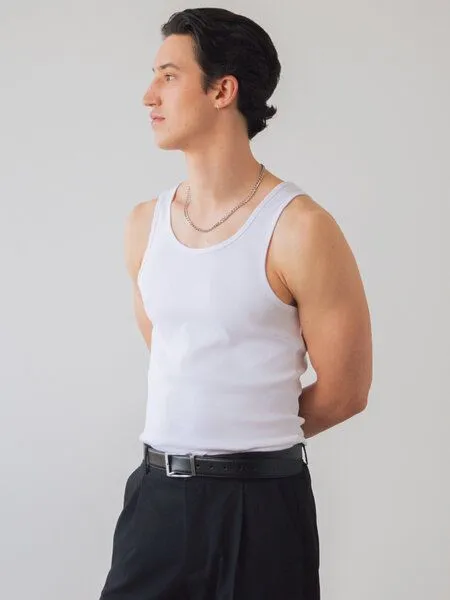 Honest Basics Honest Basics Herren Geripptes Tanktop aus Bio- und recycelter Baumwolle, Weiß, – Produktbild 2 von 3