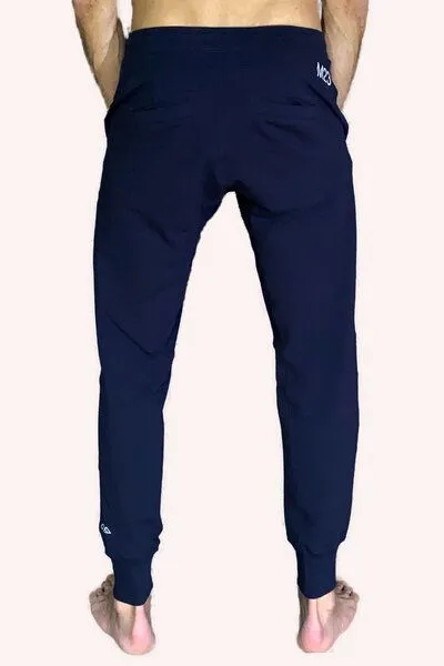 M23 M23 Herren Jogginghose aus Bio-Baumwolle, Modell "Clint", Dunkelblau, – Produktbild 3 von 4