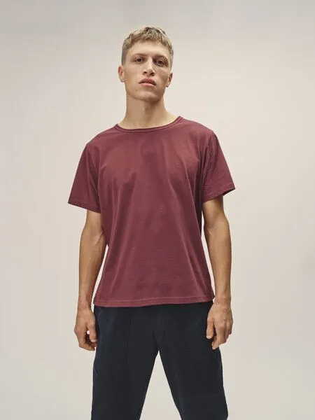 WOTE WOTE T-Shirt aus Bio-Baumwolle, Dunkelrot, – Produktbild 1 von 3