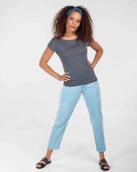 Alma & Lovis Alma & Lovis T-Shirt aus Bio-Baumwolle | Short Pure, Dunkelgrün, – Produktbild 2 von 4
