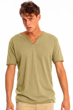 RAVENS VIEW IBIZA RAVENS VIEW IBIZA Herren vegan T-Shirt Eros Dark Aloe Grün – Produktbild 1 von 1