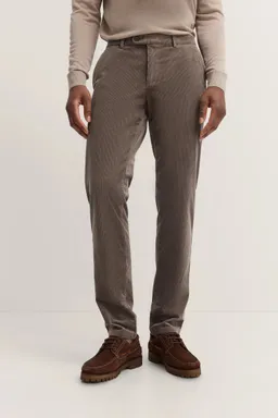 Bugatti Cordhose mit Soft Touch & Stretch-Komfort in beige – Produktbild 1 von 1
