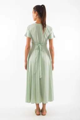 RAVENS VIEW IBIZA RAVENS VIEW IBIZA Damen vegan Kleid Calypso Light Aloe Grün – Produktbild 1 von 1
