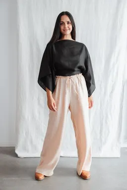 Jyoti - Fair Works Jyoti - Fair Works Bio-Baumwoll Bluse Risay – Produktbild 1 von 1