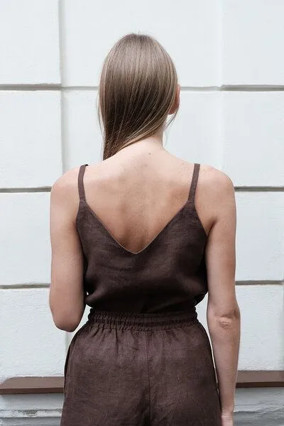 gust. gust. Leinentop - V-Ausschnitt - Linen V-neck top - 100% Bio-Leinen, Brown (braun), – Produktbild 2 von 4