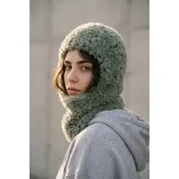 KnitToChange KnitToChange Handgestrickte Balaklava aus recyceltem Garn – Moosgrün – Produktbild 1 von 1