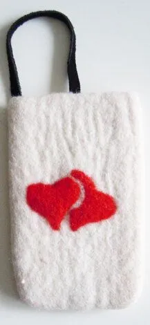 short'n'pietz short'n'pietz handgefilzte IPhone-Hülle aus 100% Schafswolle, Weiß, – Produktbild 2 von 8