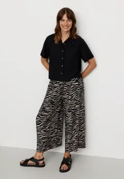 recolution Recolution Damen vegan Hose Sequoia Zebra Schwarz – Produktbild 1 von 1