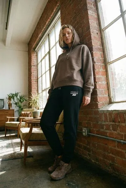 THE FACE OF ELEMENTS The Face of Elements Peak - Regular Fit Sweatpant aus 100% Bio-Baumwolle, Black (schwarz), – Produktbild 1 von 4