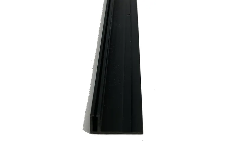 woodstore24 Basisprofil für Resysta Fassadenverkleidung Kunststoff mit Rastfunktion in schwarz , 24,5 mm (Breite), 11,9 mm (Höhe), und 2 m lang – Produktbild 1 von 1