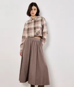 Apricot Apricot Karobluse Cropped-Hemd mit verdeckter Knopfliste – Produktbild 1 von 1