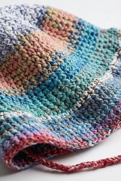 KnitToChange KnitToChange Handgehäkelte Bucket Hat aus Baumwolle – Multicolor – Produktbild 4 von 4